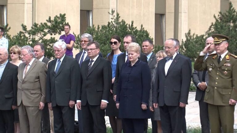 Prezidentė dalyvauja Gedulo ir vilties dienai paminėti skirtuose renginiuose